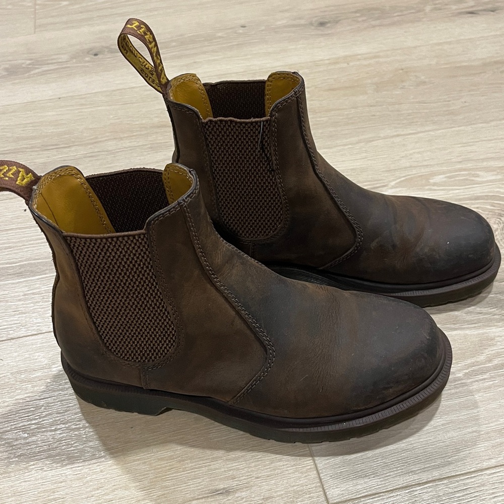Dr. Martin brown leather Chelsea boots EUC